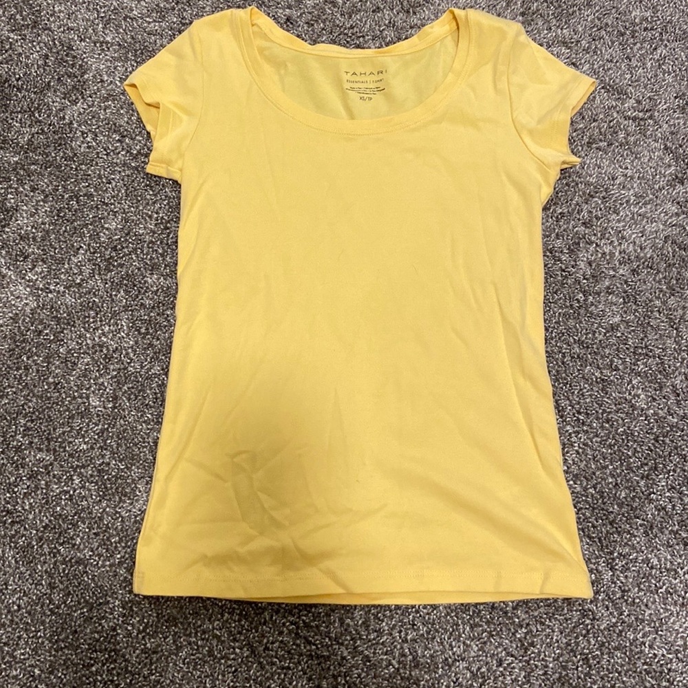 Audalt Tahari extra small T-Shirt